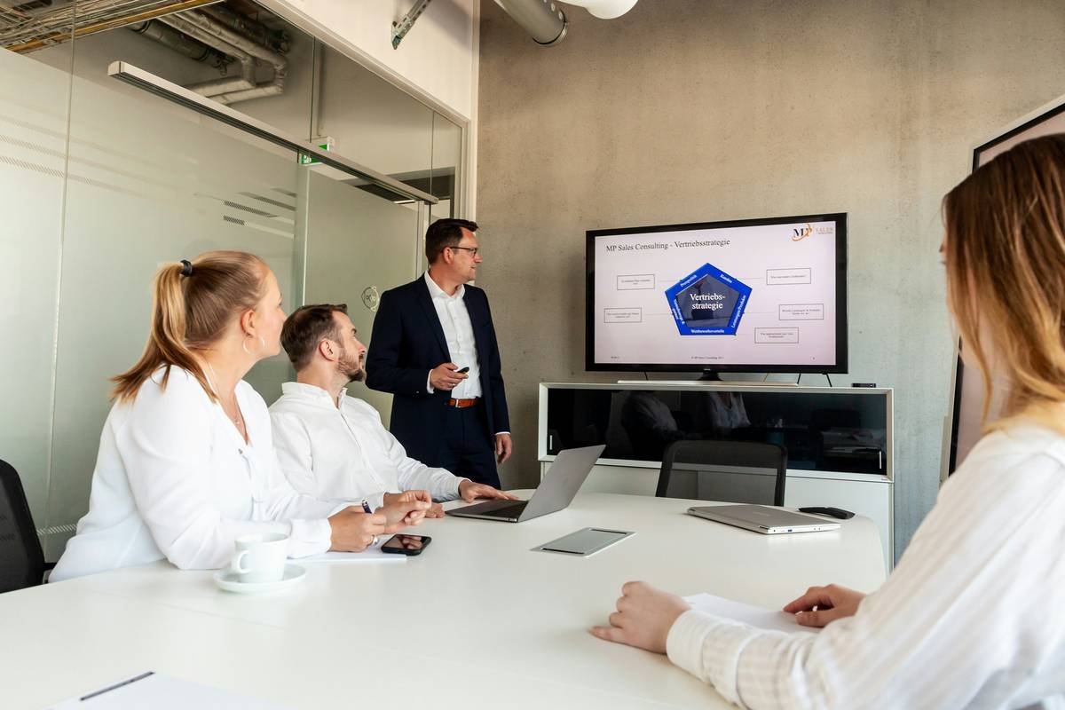 Crisis Communication Strategies: 7 Proven Ways to Avoid Costly Mistakes in Extortion Insurance